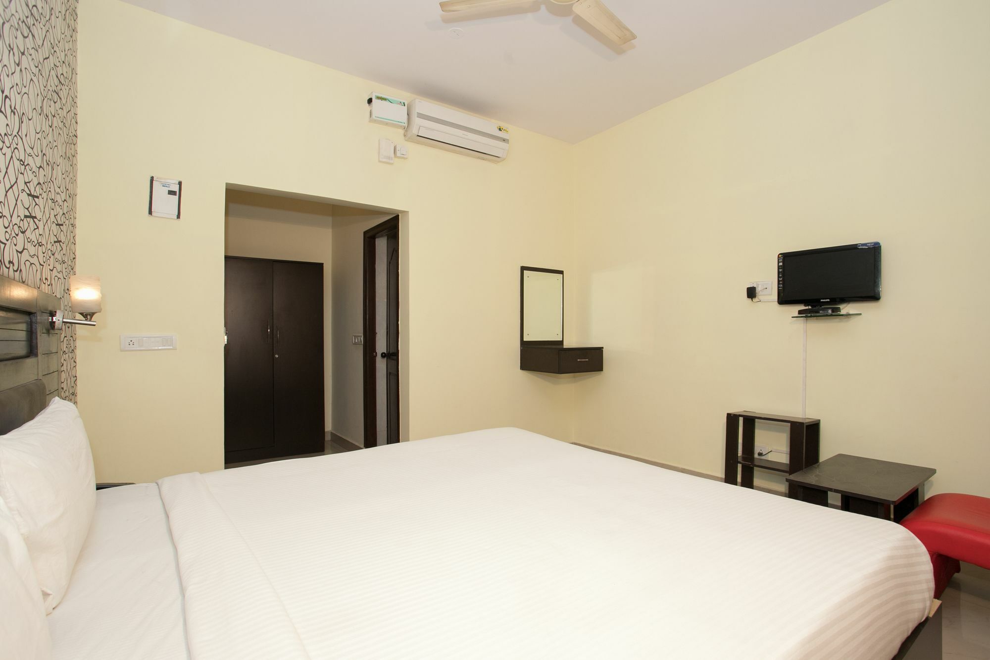 Oyo 10378 Hotel Hibiscus Mayflower 班加罗尔 外观 照片