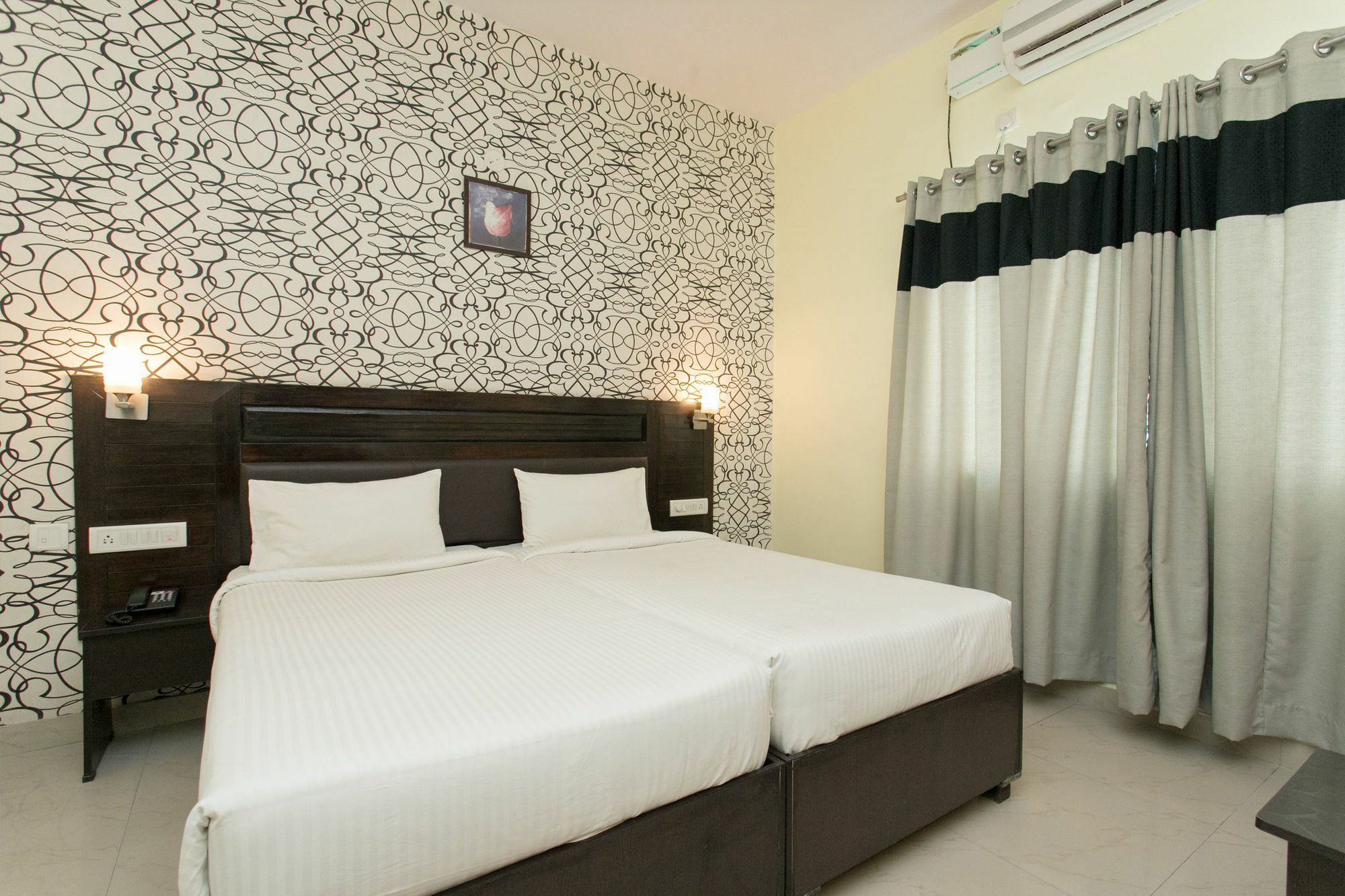 Oyo 10378 Hotel Hibiscus Mayflower 班加罗尔 外观 照片