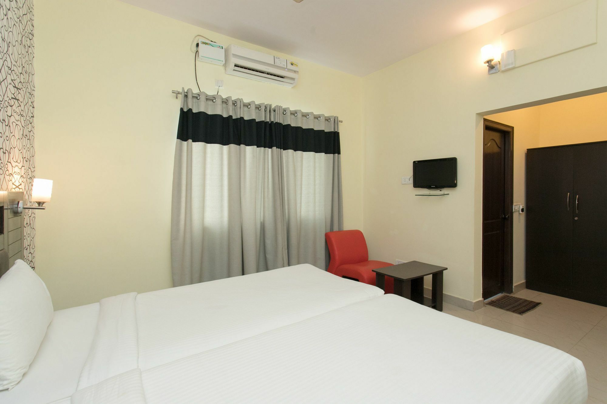 Oyo 10378 Hotel Hibiscus Mayflower 班加罗尔 外观 照片
