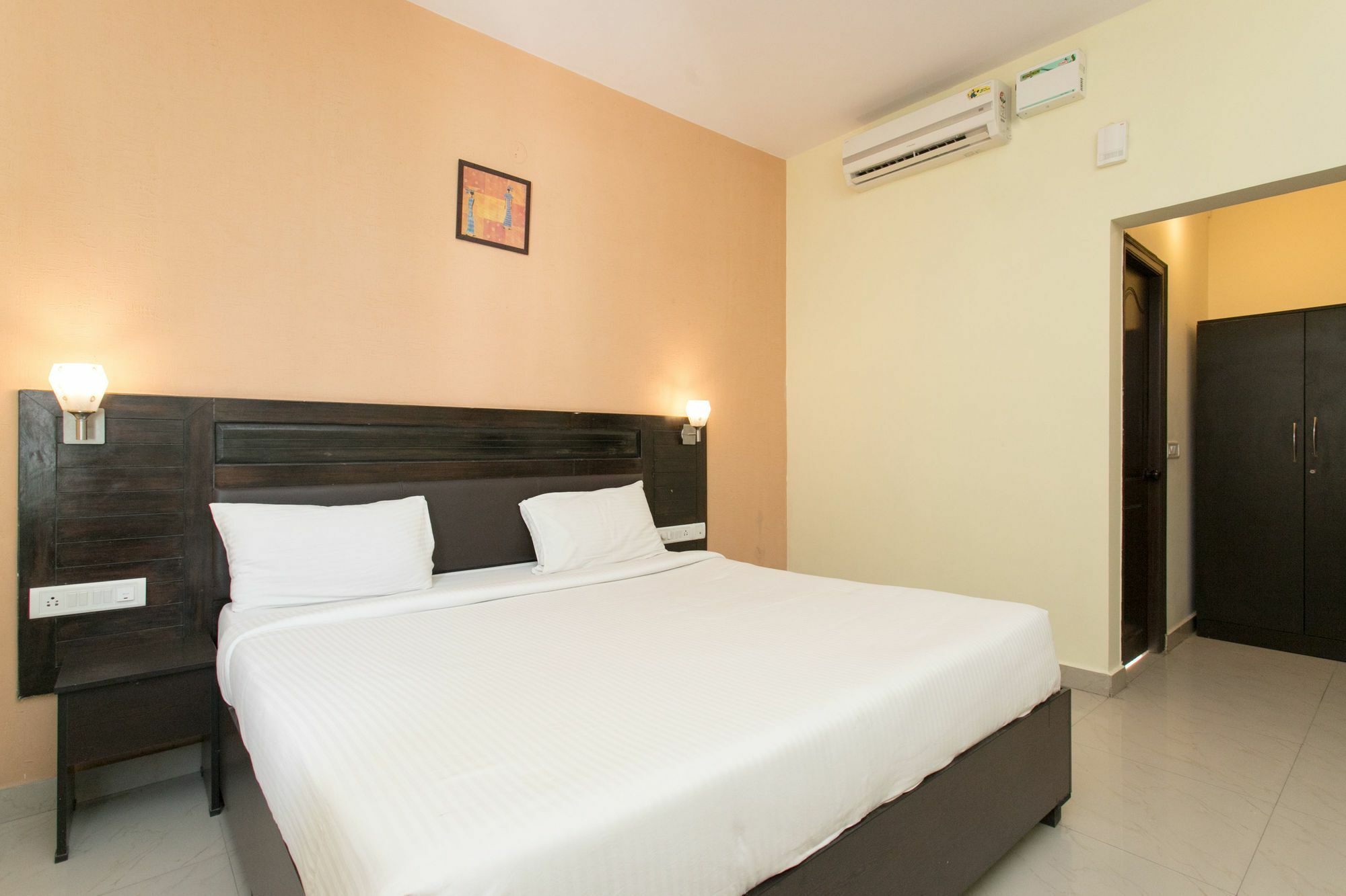 Oyo 10378 Hotel Hibiscus Mayflower 班加罗尔 外观 照片